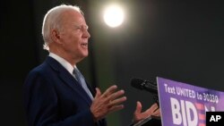 Demokratski predsednički kandidat Džozef Bajden na predizbornom mitingu u Doveru