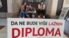 Studenti okupljeni u inicijativu "1 od 5 miliona" tokom protesta ispred Rektorata Beogradskog univerziteta, 19. jula 2019. (Foto: "1 od 5 miliona")
