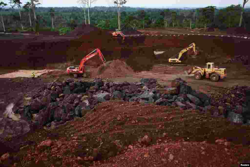 China National Geological and Mining Corporation boosted Ivory Coast’s hope for increased manganese production after major investment in the Lauzoua mine in 2013.