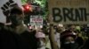 Demonstranti tokom protesta zbog rasne nejednakosti u Portlandu (Foto: Reuters/Caitlin Ochs)
