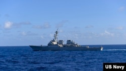 美軍米利厄斯號(USS Milius)導彈驅逐艦2021年11月20日在南中國海航行。（美國海軍照片）
