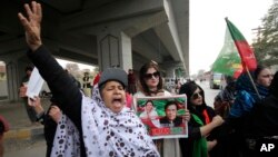 ပါကစ္စတန် ဝန်ကြီးချုပ်ဟောင်း Imran Khan ကိုထောက်ခံသူများ ဆန္ဒထုတ်ဖော်နေစဉ် (ဇန်နဝါရီ ၁၇၊ ၂၀၂၅)