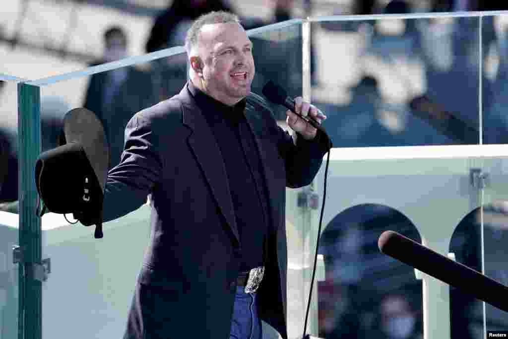 Garth Brooks 