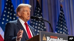 Arhiva - Novoizabrani predsednik Donald Tramp govori na sastanku Republikanske konferencije u Predstavničkom domu, 13. novembra 2024. u Vašingtonu.