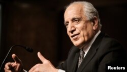 زلمی خلیلزاد همچنین از تعامل دپلوماتیک قوی امریکا با طالبان حمایت کرده و گفته است که اگر طالبان سقوط کنند،‌ افغانستان وارد جنگ داخلی و فاجعه‌ای انسانی خواهد شد
