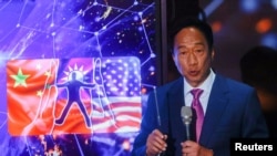 已表態爭取國民黨徵召台灣總統參選人的鴻海集團創辦人郭台銘2023年4月18日召開記者會。 （路透社）
