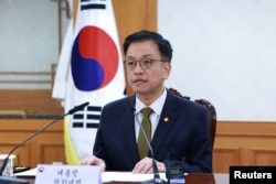지난해 12월 27일 서울 정부청사에서 최상목 대통령 권한대행 부총리 겸 기획재정부 장관이 국가 안보 위원회를 주재하고 있다.