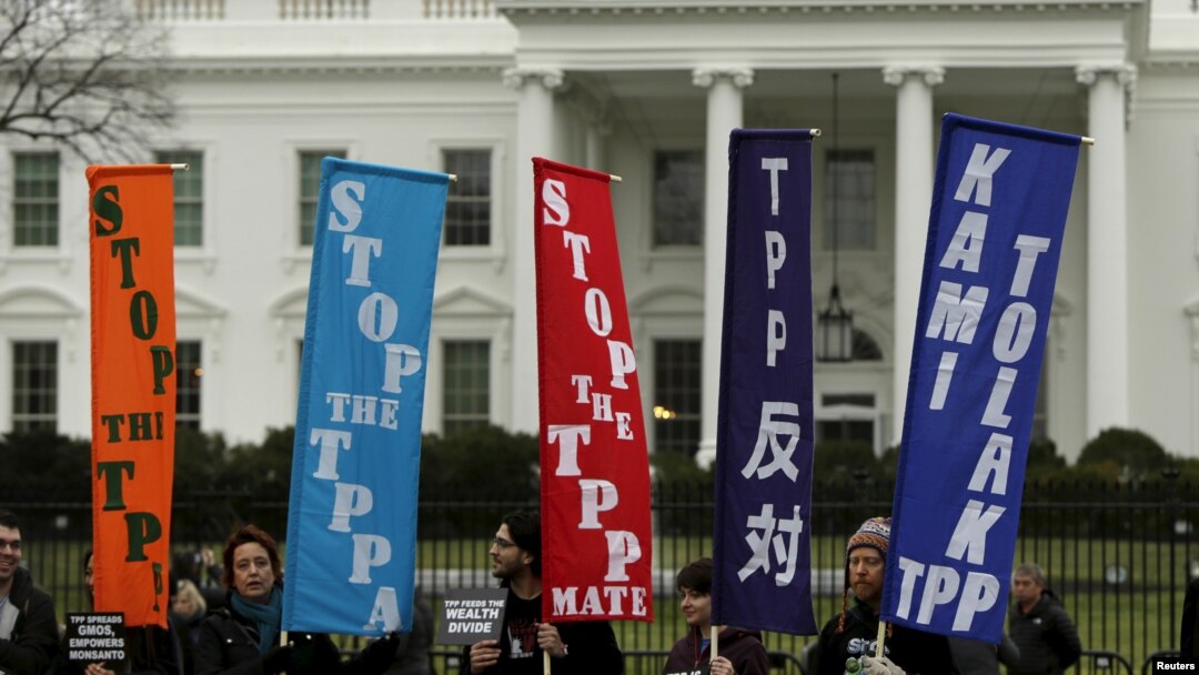Protivnici TPP demonstriraju ispred Bele kuće u februaru ove godine
