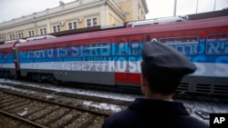 Samo poslednji u nizu incidenata na Balkanu - voz sa natpisom "Kosovo je Srbija" koji je iz Beograda bezuspešno poslat u Kosovsku Mirovicu, 14. januara 2017.