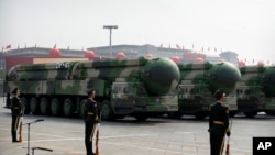 資料照：中國在北京天安門廣場舉行的國慶閱兵式上展示東風-41洲際戰略核子飛彈。 （2019年10月1日）