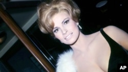 Rakel Velč u Londonu, 1966. godina (Foto: AP Photo/Laurence Harris)