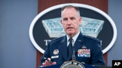 Portparol Pentagona, brigadni general avijacije Patrik Rajder, govori u Pentagonu 26. oktobra 2023.
