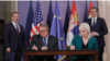 Finansijski direktor američke kompanije "UGT Rinjuabls" Piter Gudol potpisao je sporazum o saradnji sa potpredsednicom Vlade Srbije Zoranom Mihajlović, u prisustvu predsednika Srbije Aleksandra Vučića i ambasadora SAD u Beogradu Entonija Godfrija (Foto: Vlada Srbije).