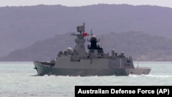 2025年2月11日，中國海軍江凱級護衛艦“衡陽號”在澳大利亞沿海的托雷斯海峽航行。 （澳洲國防軍）